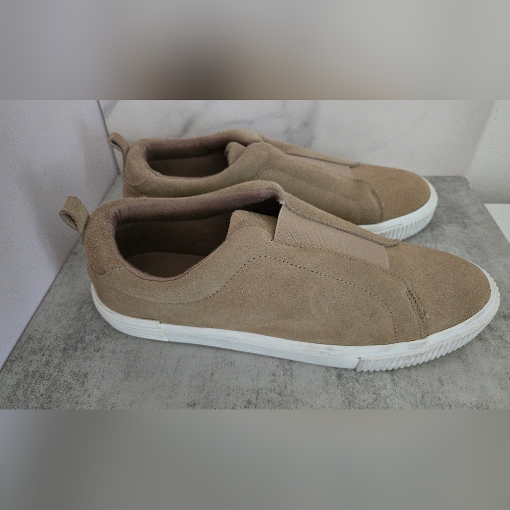 Splendid Vivian Suede Slip-On Sneaker in Warm Sand Size 11M